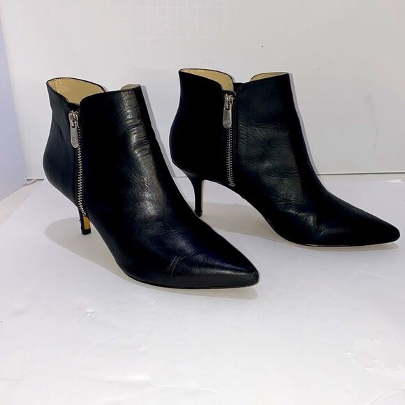 Adrienne Vittadini Senji Women's Black Leather Booties Dual Zipper Size 8 - Picture 4 of 16